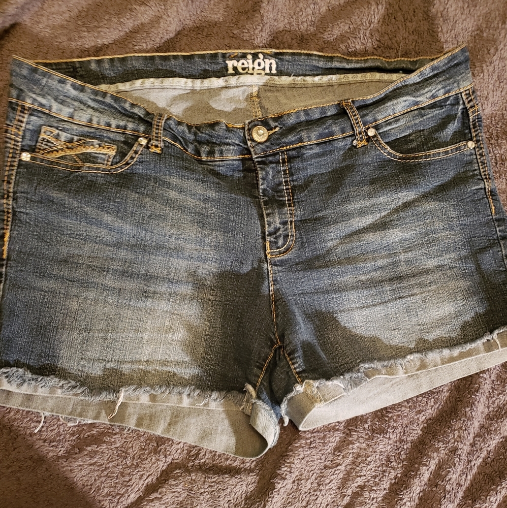 Size 22 reign shorts womans super cute